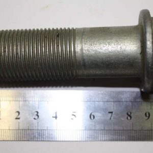 БОЛТ задней ступицы стяжной 80-82
